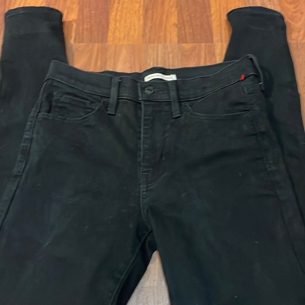 Levi’s 720 high rise super skinny jeans size 27